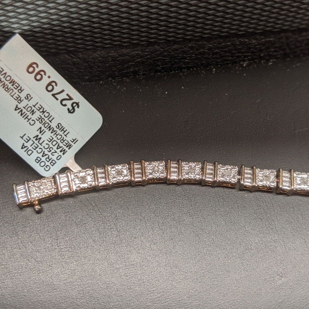 Diamond accented tennis bracelet - Picture 2 of 3